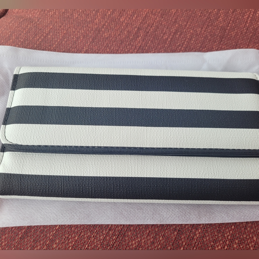 KUT FROM KLOTH WALLET